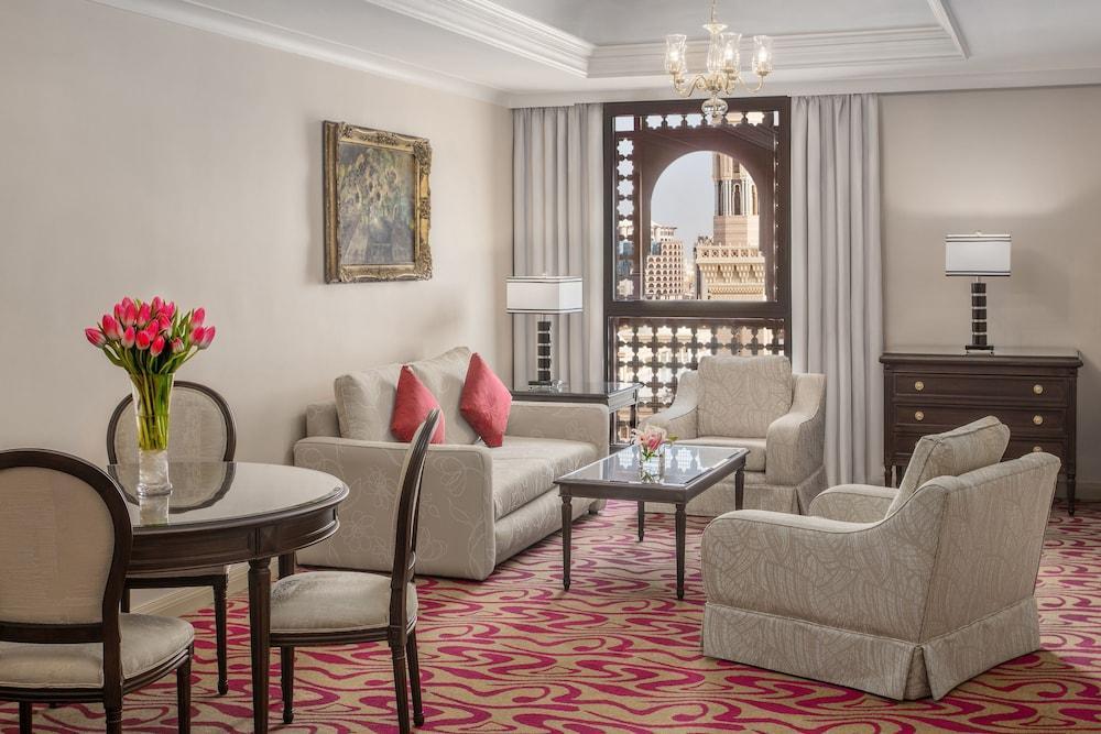 Intercontinental Dar Al Iman Madinah By Ihg Hotel Medina Kültér fotó Suite at the Four Seasons Hotel, Mecca
